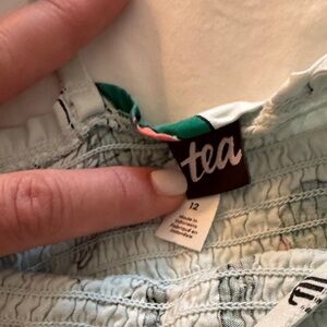 Tea Collection Green and White parrot shorts romper size 12